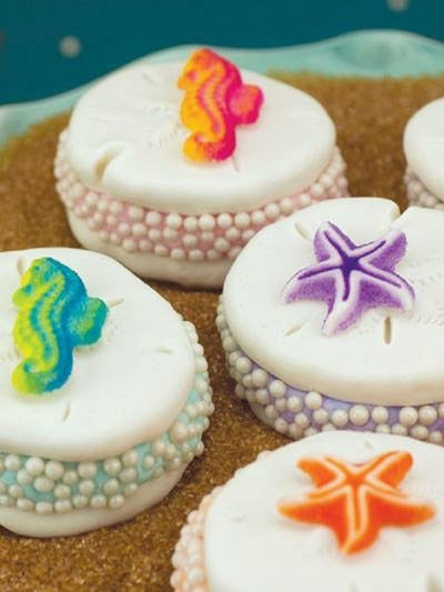 Seahorse and Starfish sugar icing decorations (12)