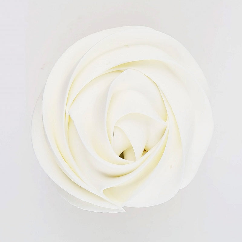 cupcake swirl with whitener added to buttercream