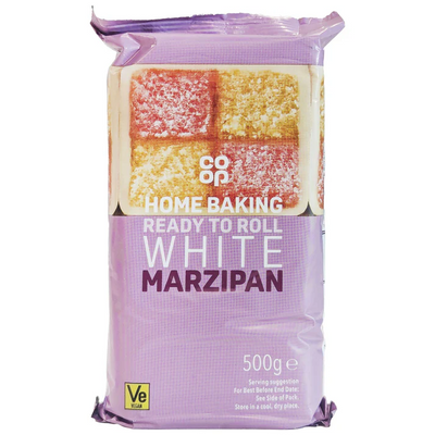 package of 500g marzipan showing a slice of battenberg cake
