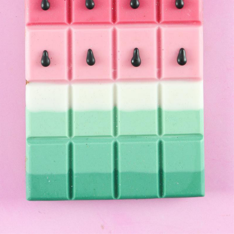 Example of emerald colour in use in a chocolate bar