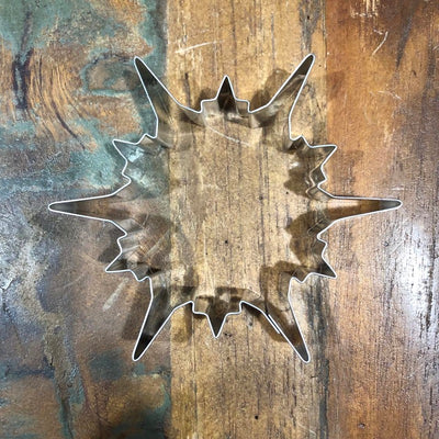 Detailed Snowflake cookie cutter Starburst med-large