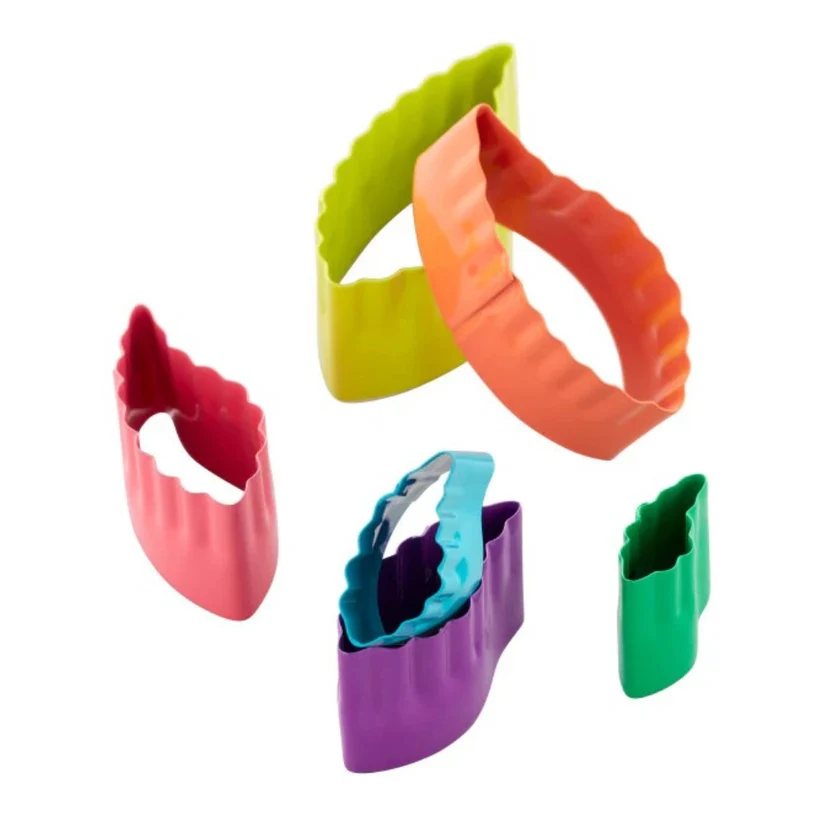 Wilton double sided leaf shape cutters in 6 sizes