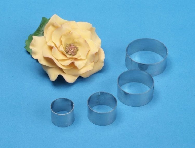 PME Briar rose set 4 round circle petal cutters