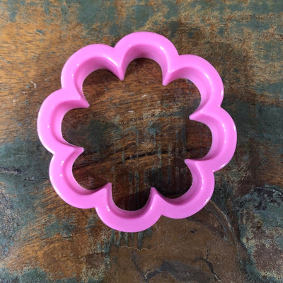 Scalloped flower or daisy 7cm Quality plastic cookie cutter by Wilton