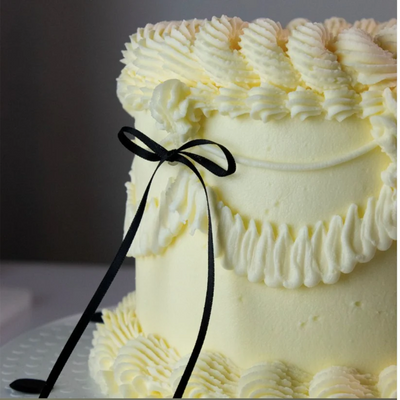 Ribbon bow toppers for Vintage style cakes 8 pack Black