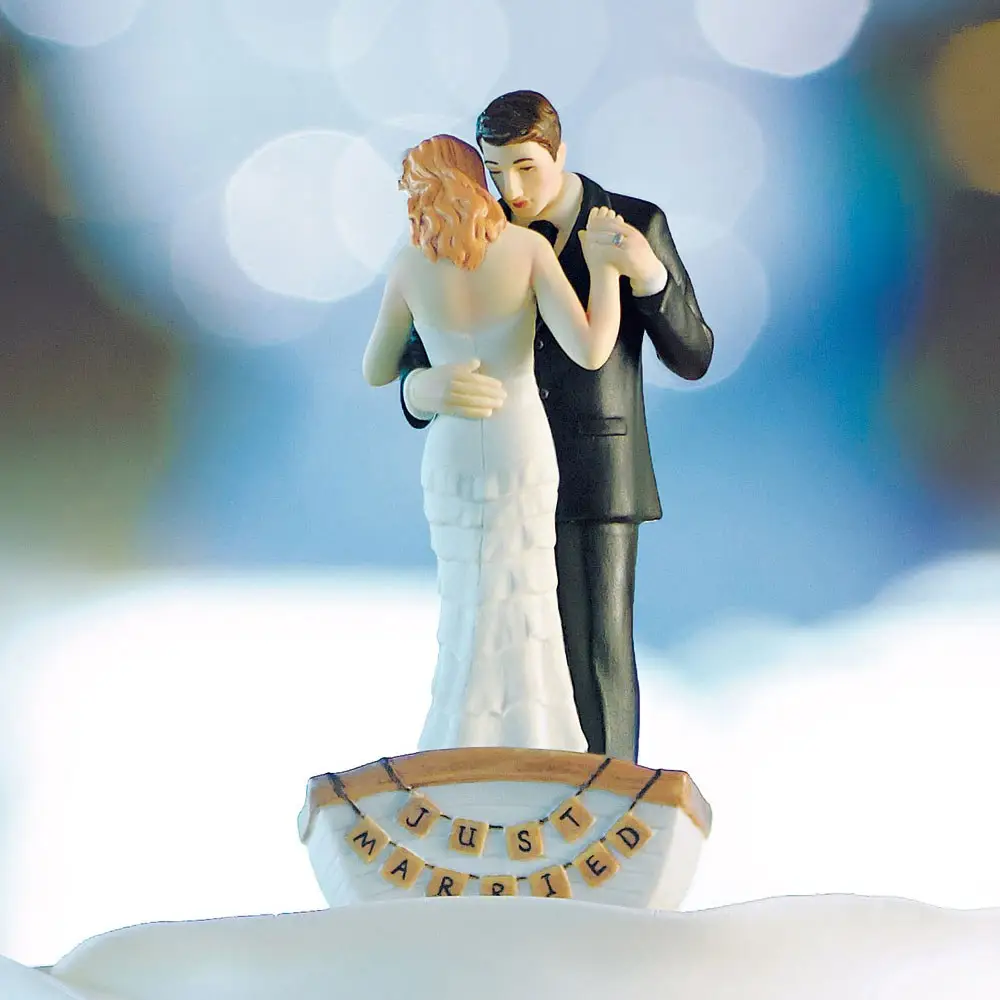 Bride and Groom Rowaway Rowboat couple