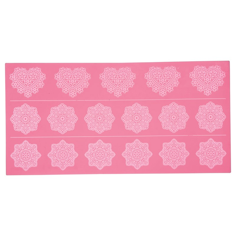 Sweetly Does It medium Lace mat 3