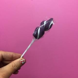 Purple and White Ribbon twist lollipop (great for drip cakes)