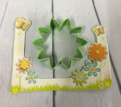 Daisy flower LARGE green metal cookie cutter