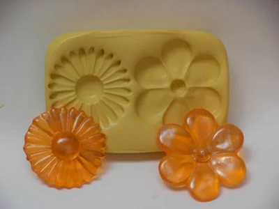 Daisy silicone mould by Simi Cakes
